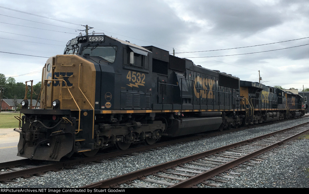 CSX SD70AC #4532 sits idle in Aberdeen